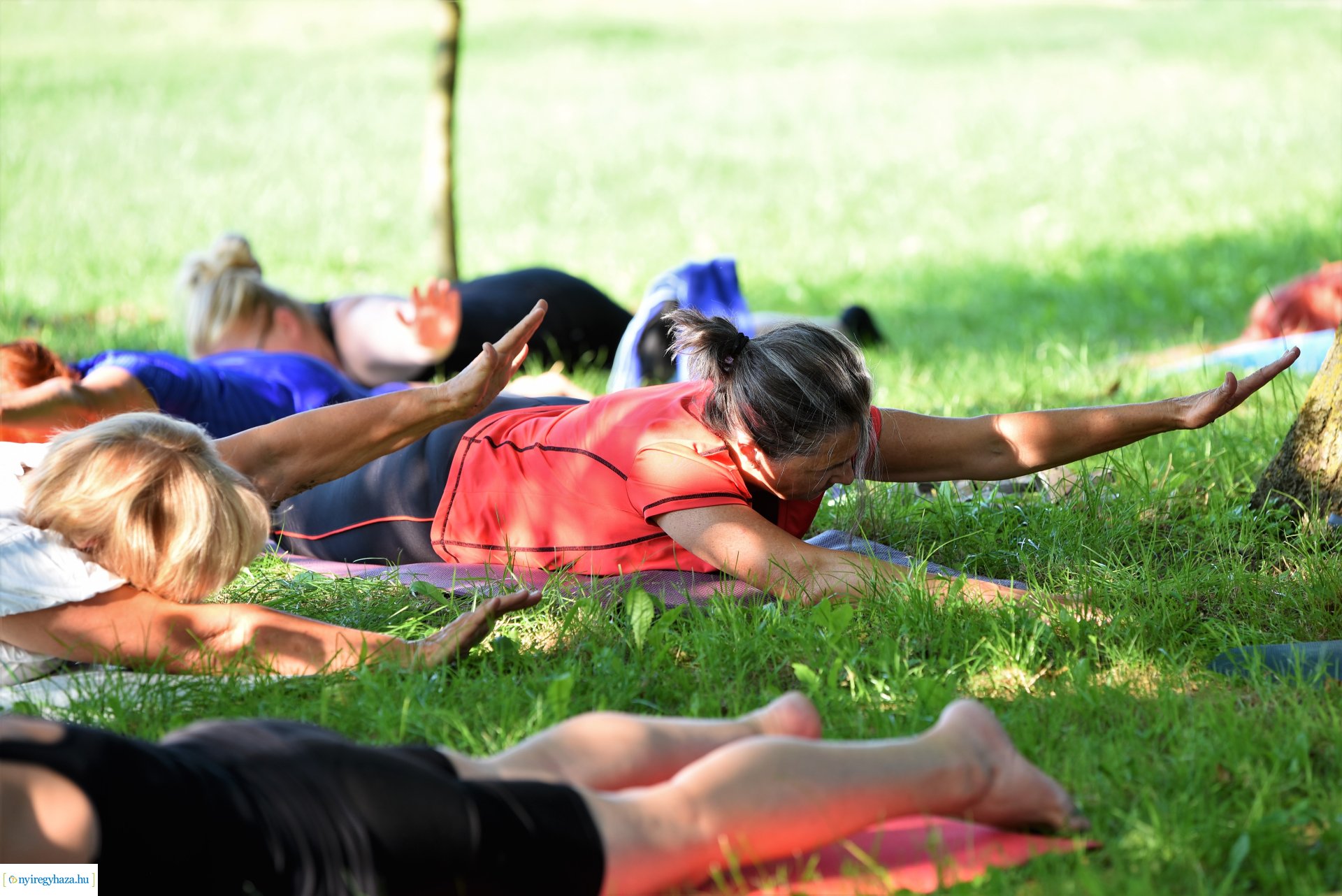 Sóstói fitt órák - ingyenes jóga a Csiha Kálmán utcai játszótéren