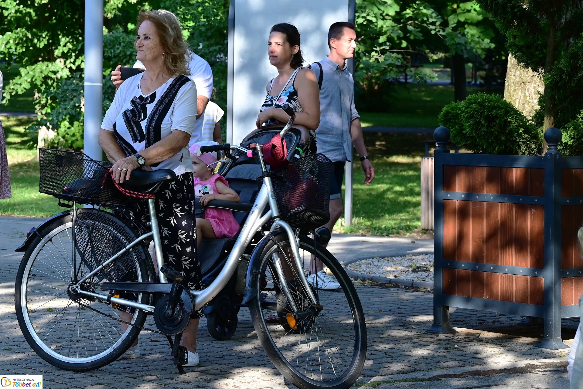 Sóstói Folk-és Táncesték a Sóstói Piacon