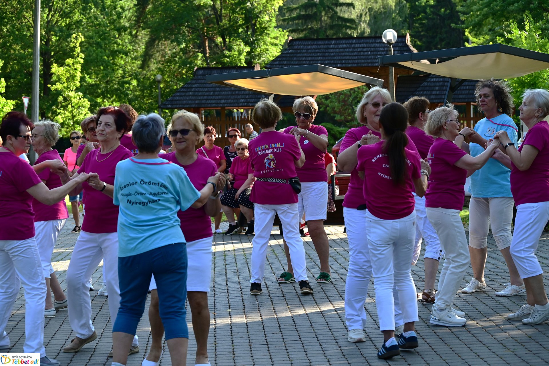 Sóstói Folk-és Táncesték a Sóstói Piacon