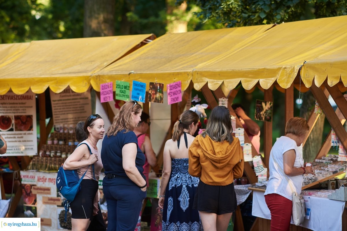 Sóstói Piac és Térzene 20200701
