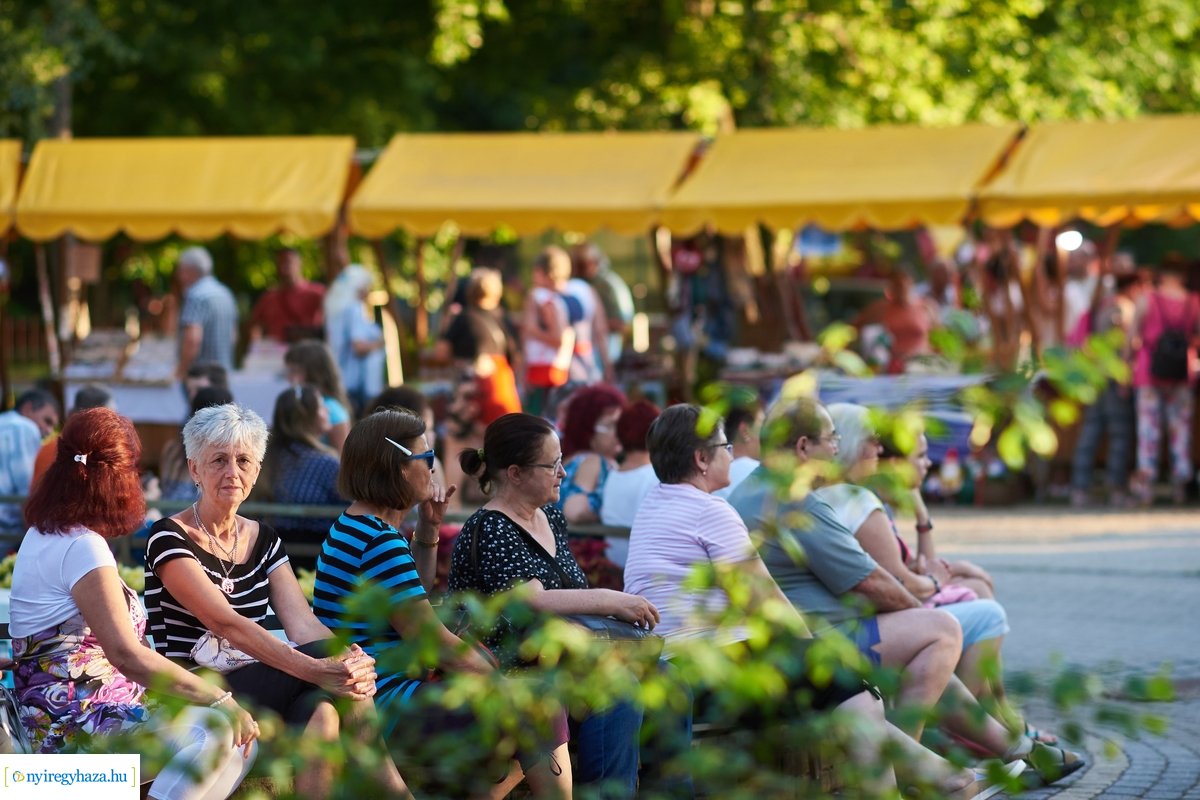 Sóstói Piac és Térzene 20200701
