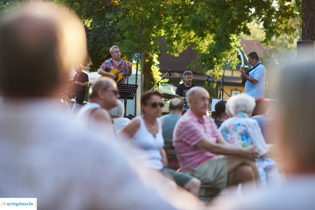 Sóstói Piac és Térzene 20200701