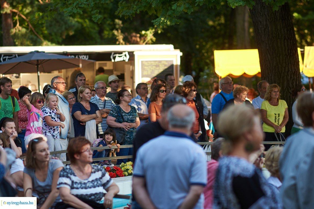 Sóstói Piac és Térzene 20200708