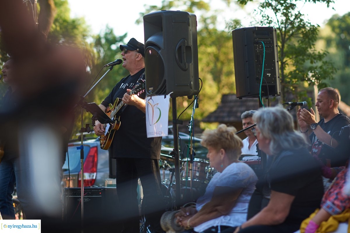 Sóstói Piac és Térzene 20200708