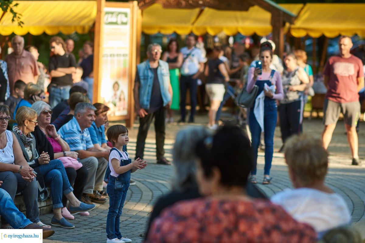 Sóstói Piac és Térzene 20200708