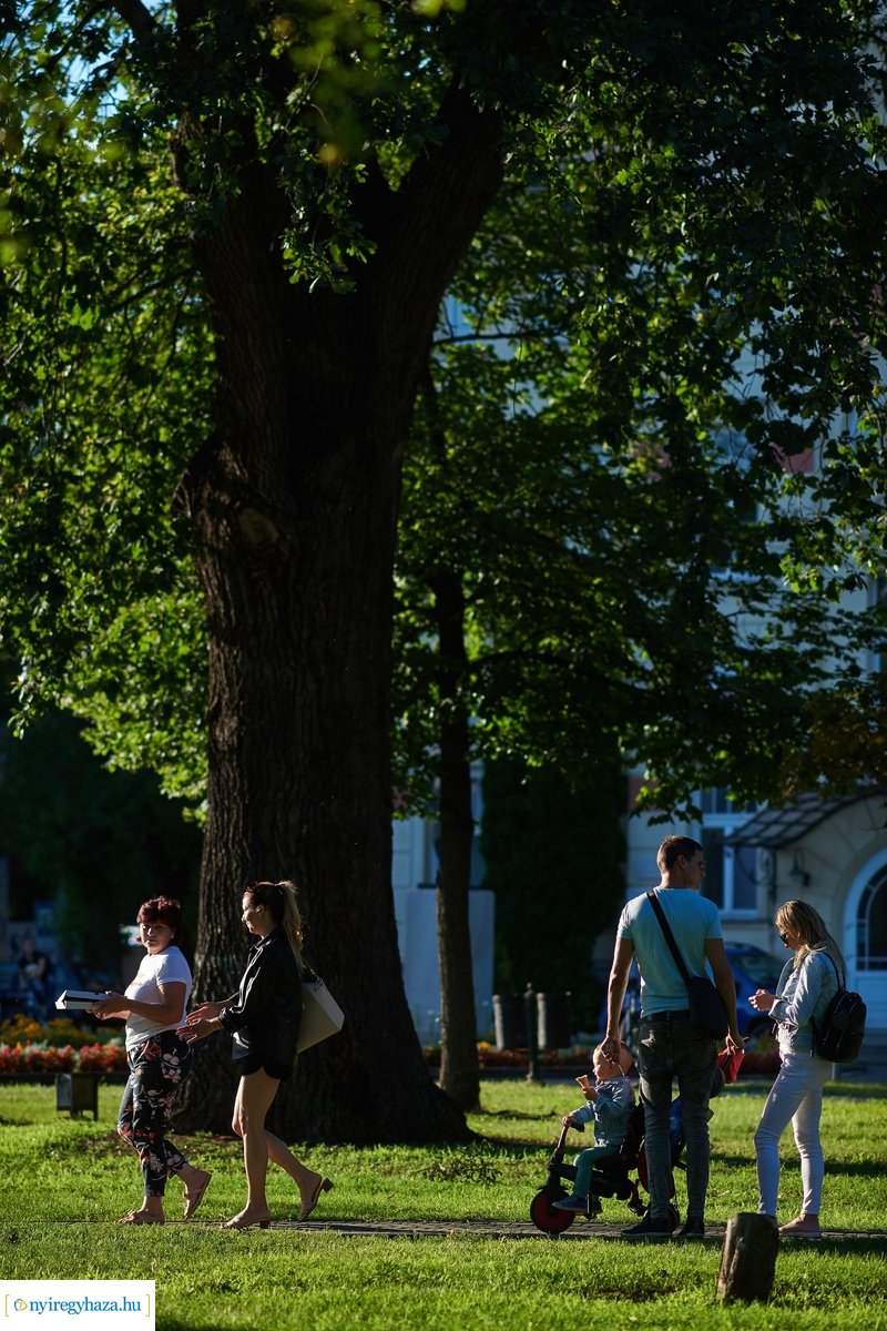 Sóstói Piac és Térzene 20200708