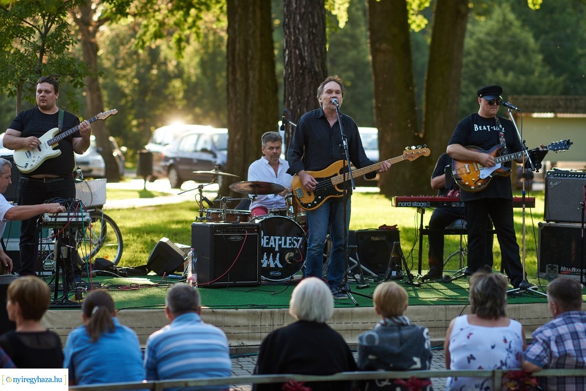 Sóstói Piac és Térzene 20200708