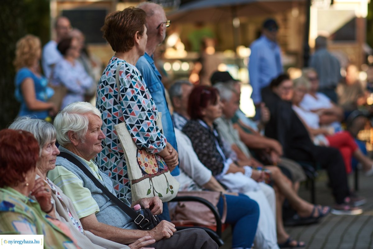 Sóstói Piac és Térzene 20200708