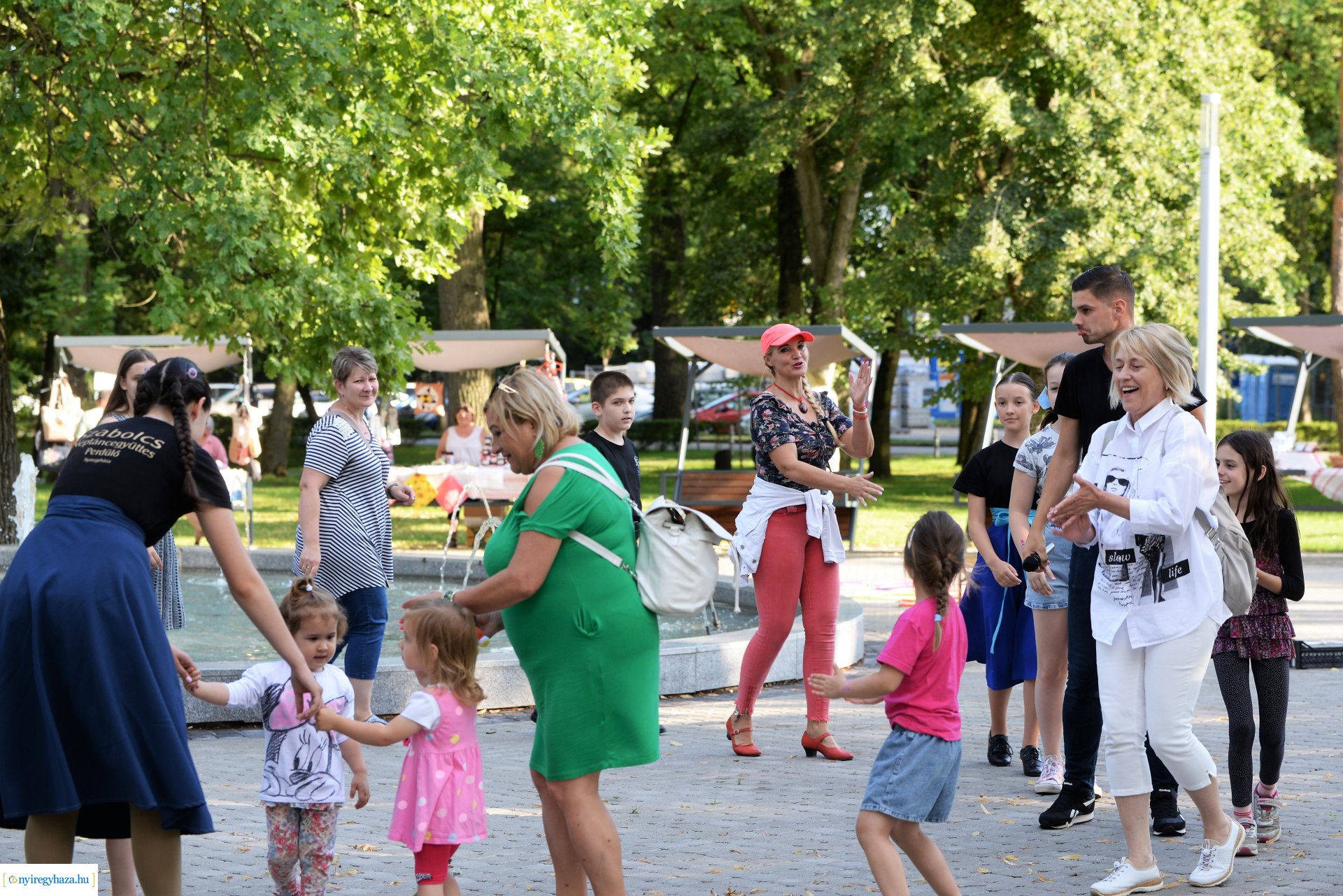 Sóstói Tánc Esték - júliusban minden csütörtökön a piac mellett