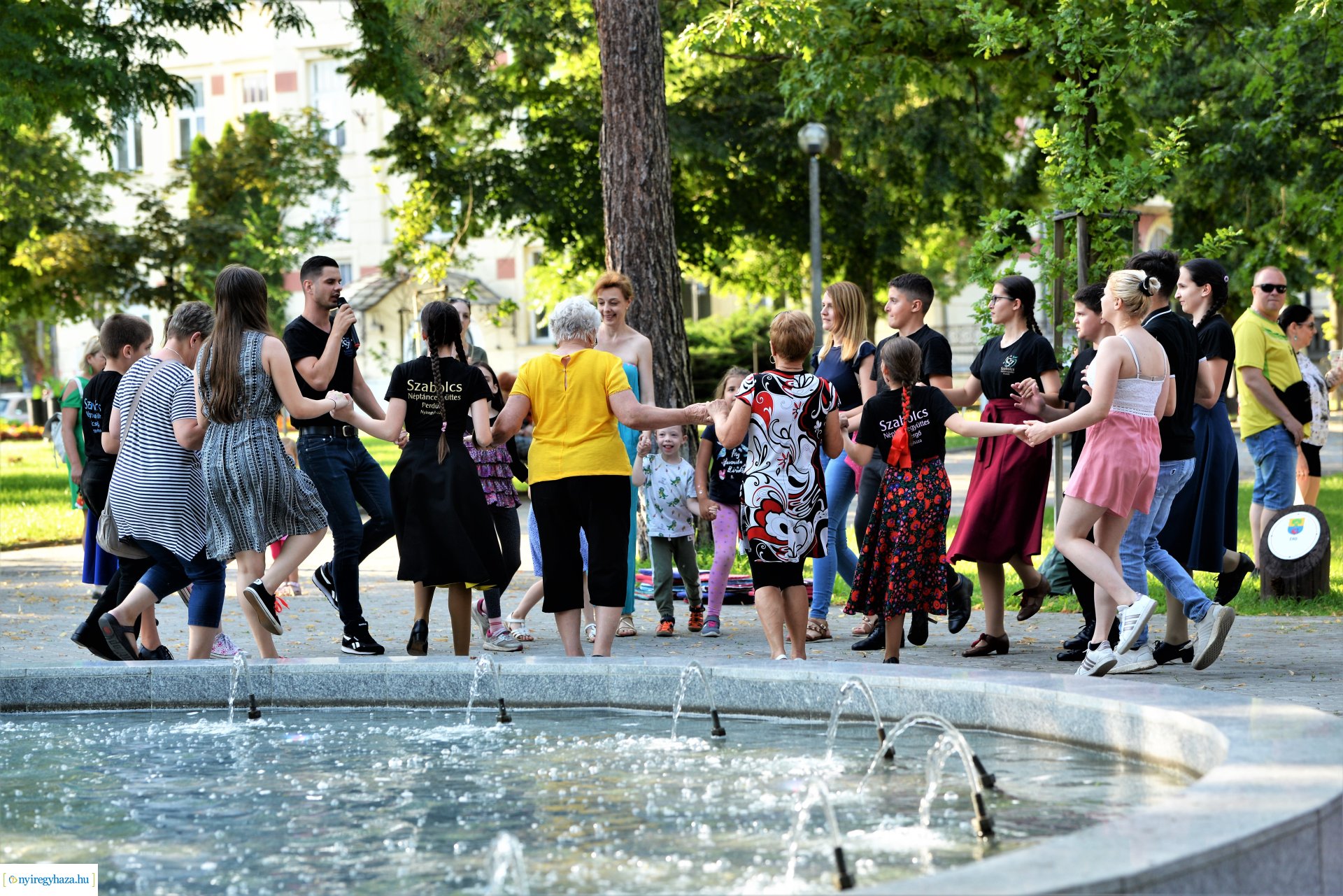 Sóstói Tánc Esték - júliusban minden csütörtökön a piac mellett