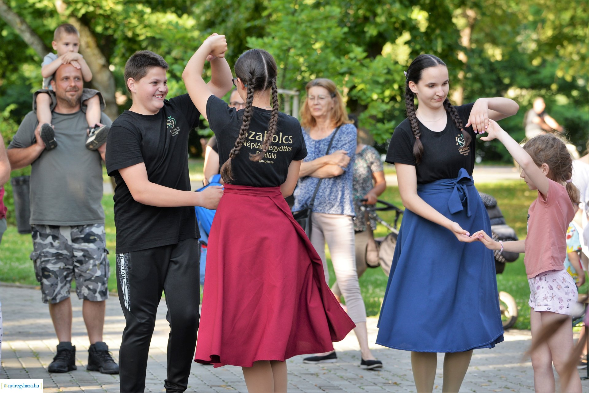 Sóstói Tánc Esték - júliusban minden csütörtökön a piac mellett