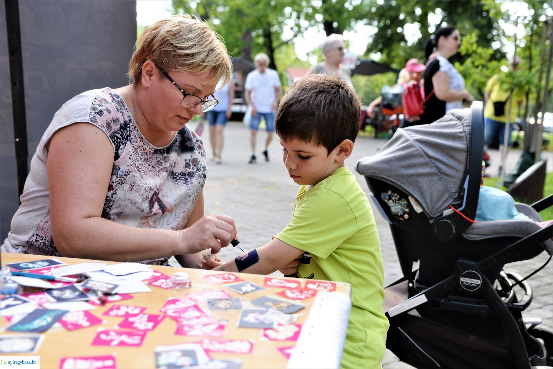 Sóstói Tánc Esték - júliusban minden csütörtökön a piac mellett