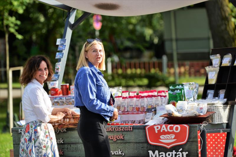 Sóstói Tánc Esték - júliusban minden csütörtökön a piac mellett