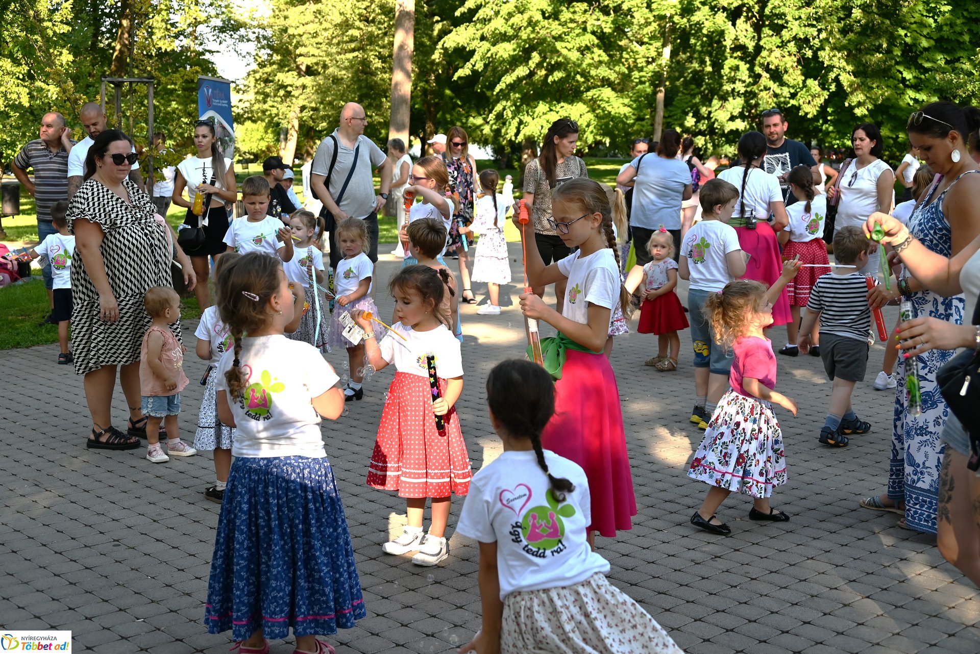 Sóstón mindenki táncolt - táncházzal várták a Sóstói Táncest szervezői az érdeklődőket