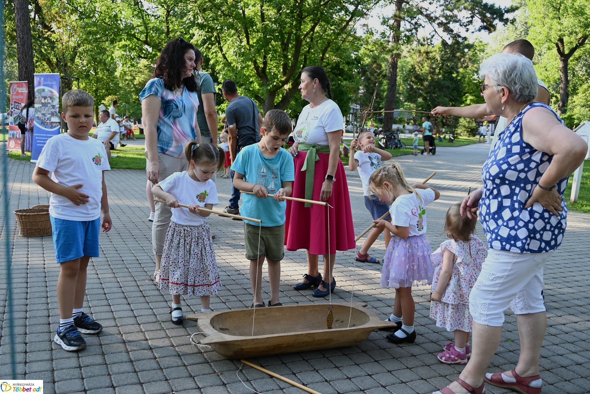 Sóstón mindenki táncolt - táncházzal várták a Sóstói Táncest szervezői az érdeklődőket