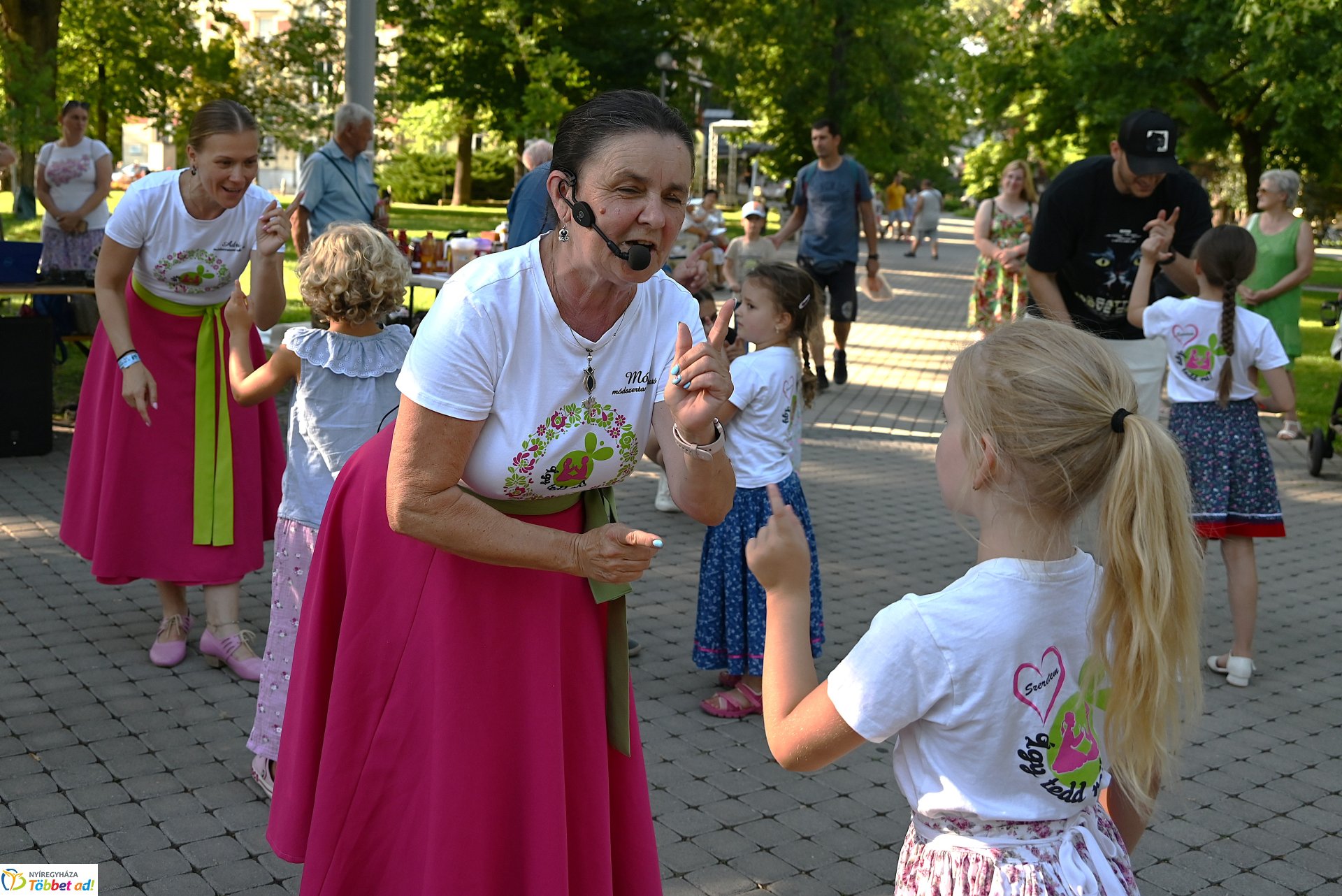 Sóstón mindenki táncolt - táncházzal várták a Sóstói Táncest szervezői az érdeklődőket