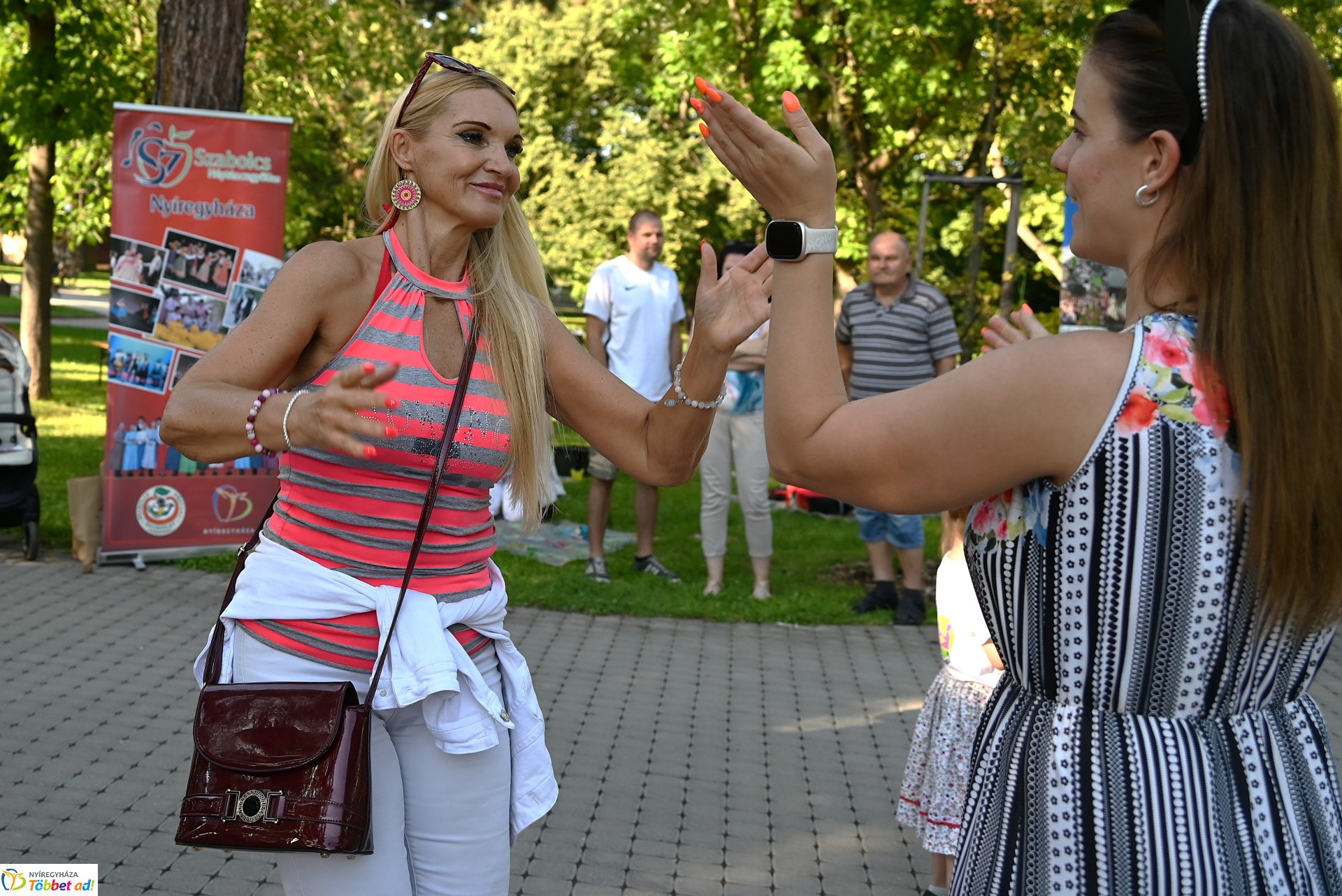 Sóstón mindenki táncolt - táncházzal várták a Sóstói Táncest szervezői az érdeklődőket