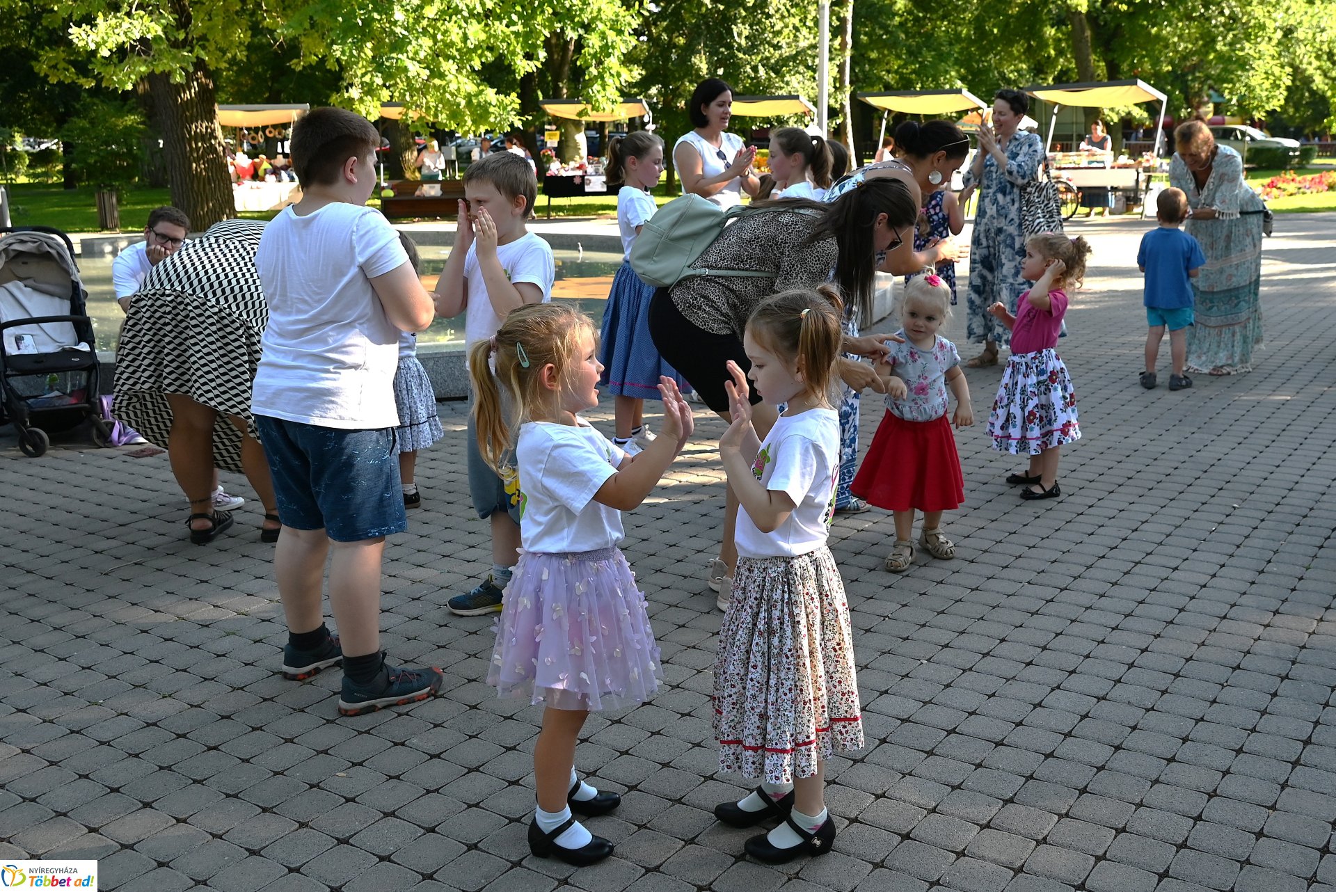 Sóstón mindenki táncolt - táncházzal várták a Sóstói Táncest szervezői az érdeklődőket