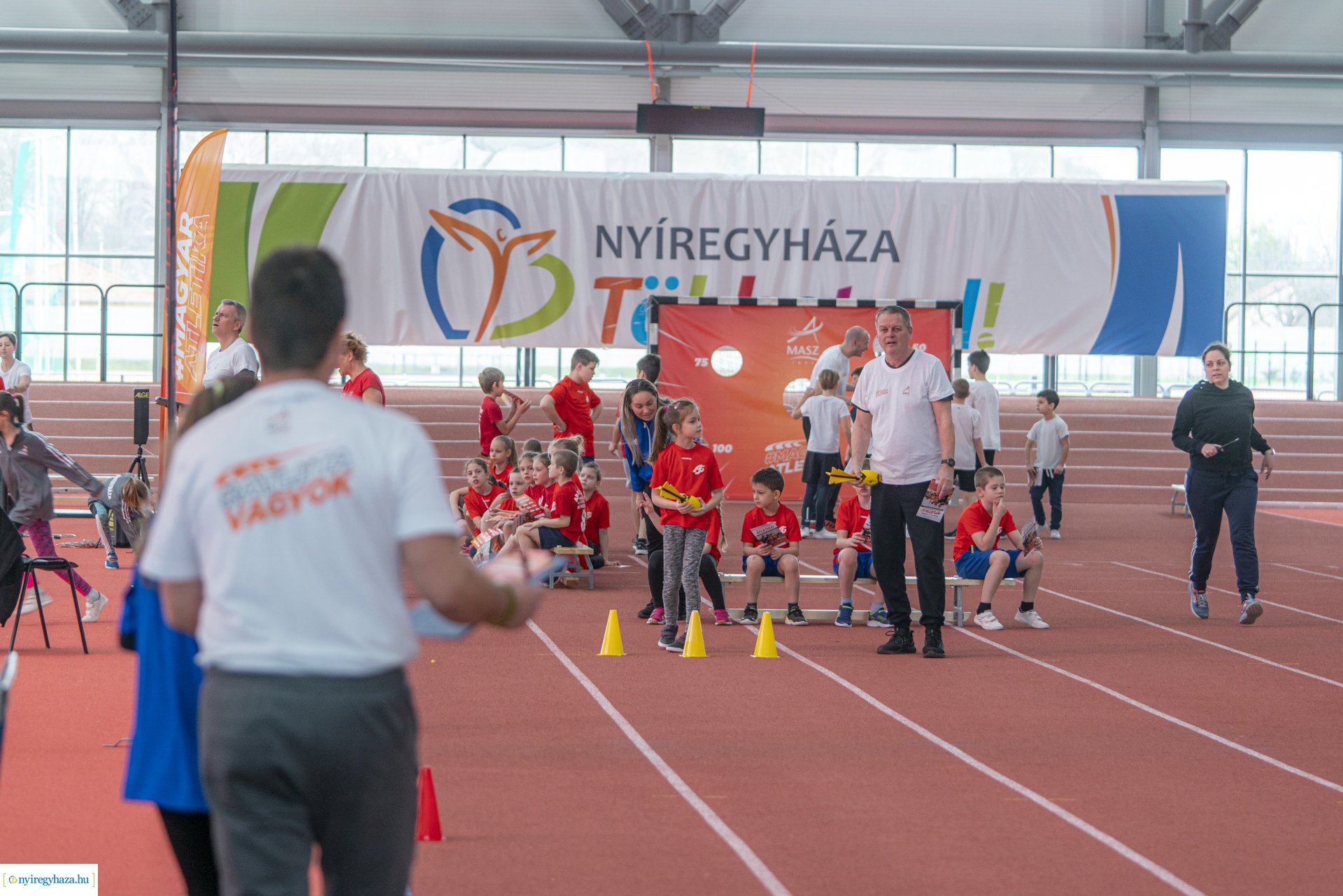 Sportágnépszerűsítő rendezvény a Nyíregyházi Atlétikai Centrumban