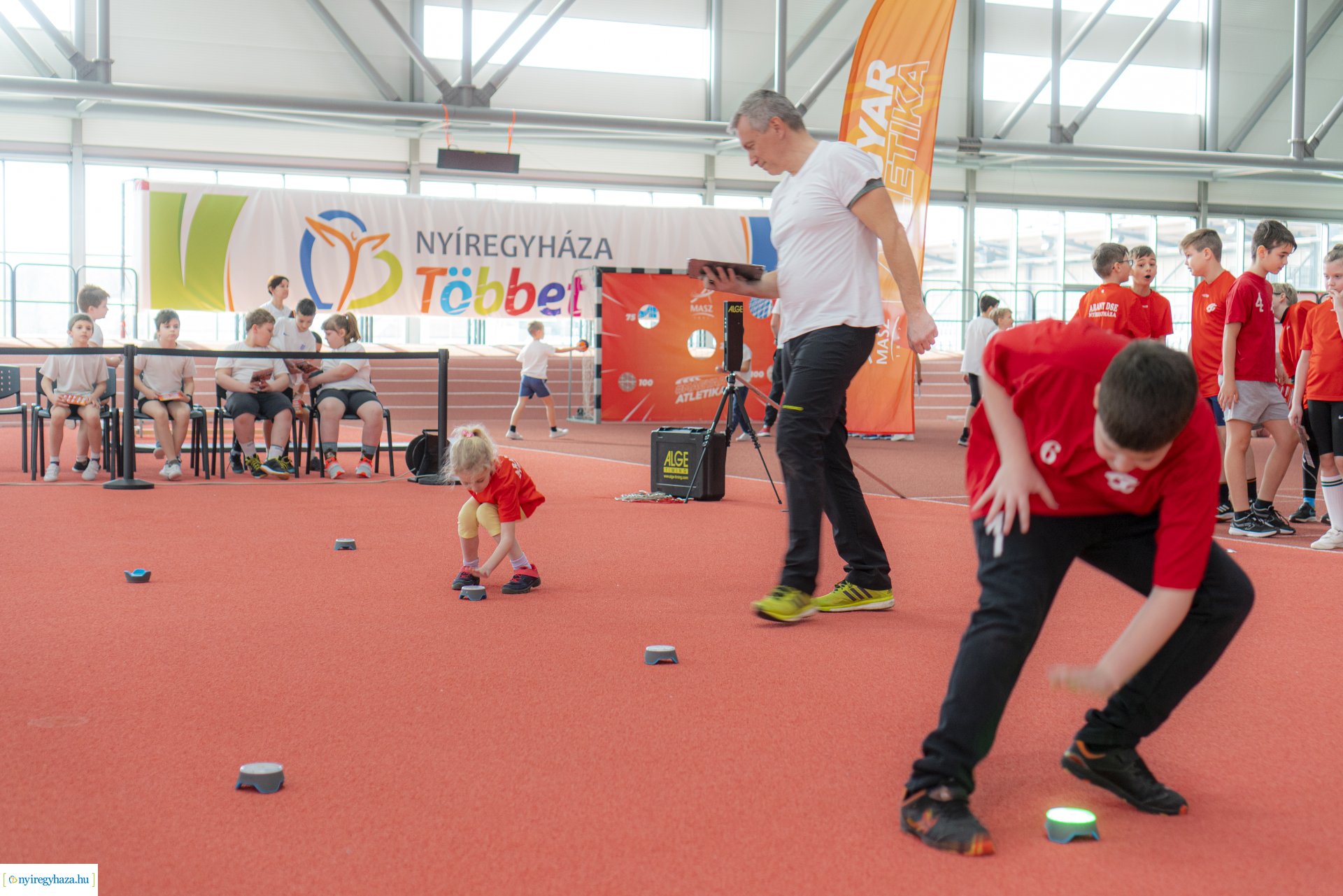Sportágnépszerűsítő rendezvény a Nyíregyházi Atlétikai Centrumban