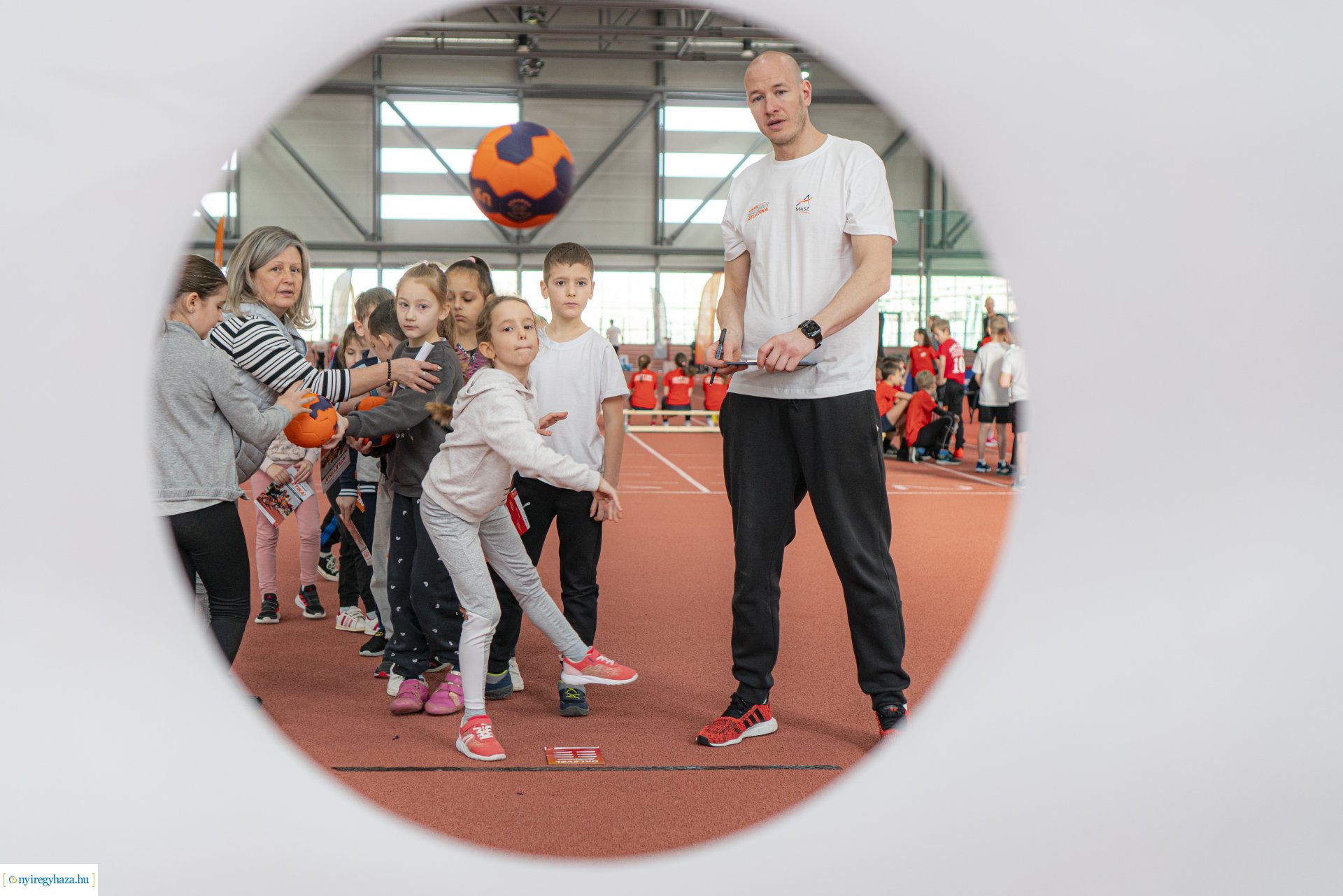 Sportágnépszerűsítő rendezvény a Nyíregyházi Atlétikai Centrumban