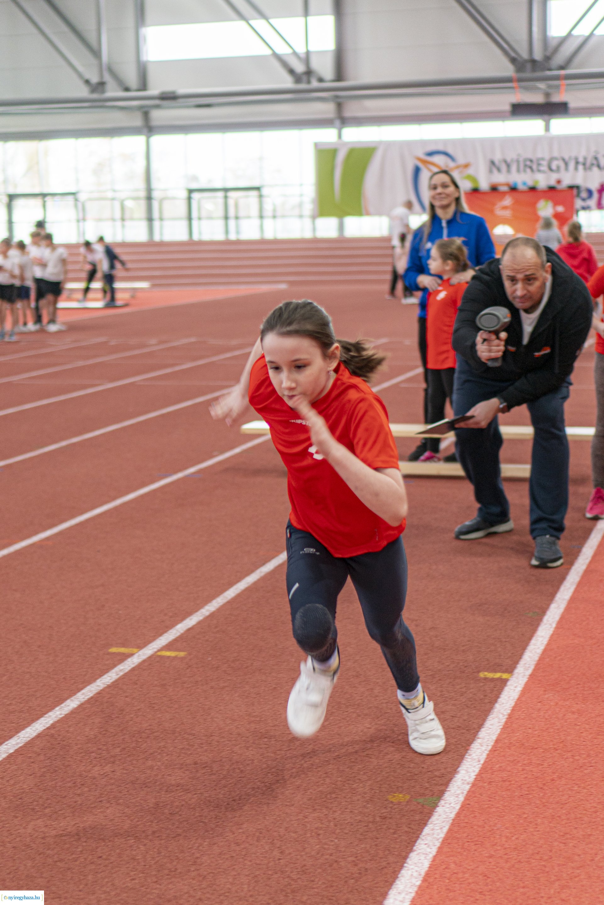 Sportágnépszerűsítő rendezvény a Nyíregyházi Atlétikai Centrumban