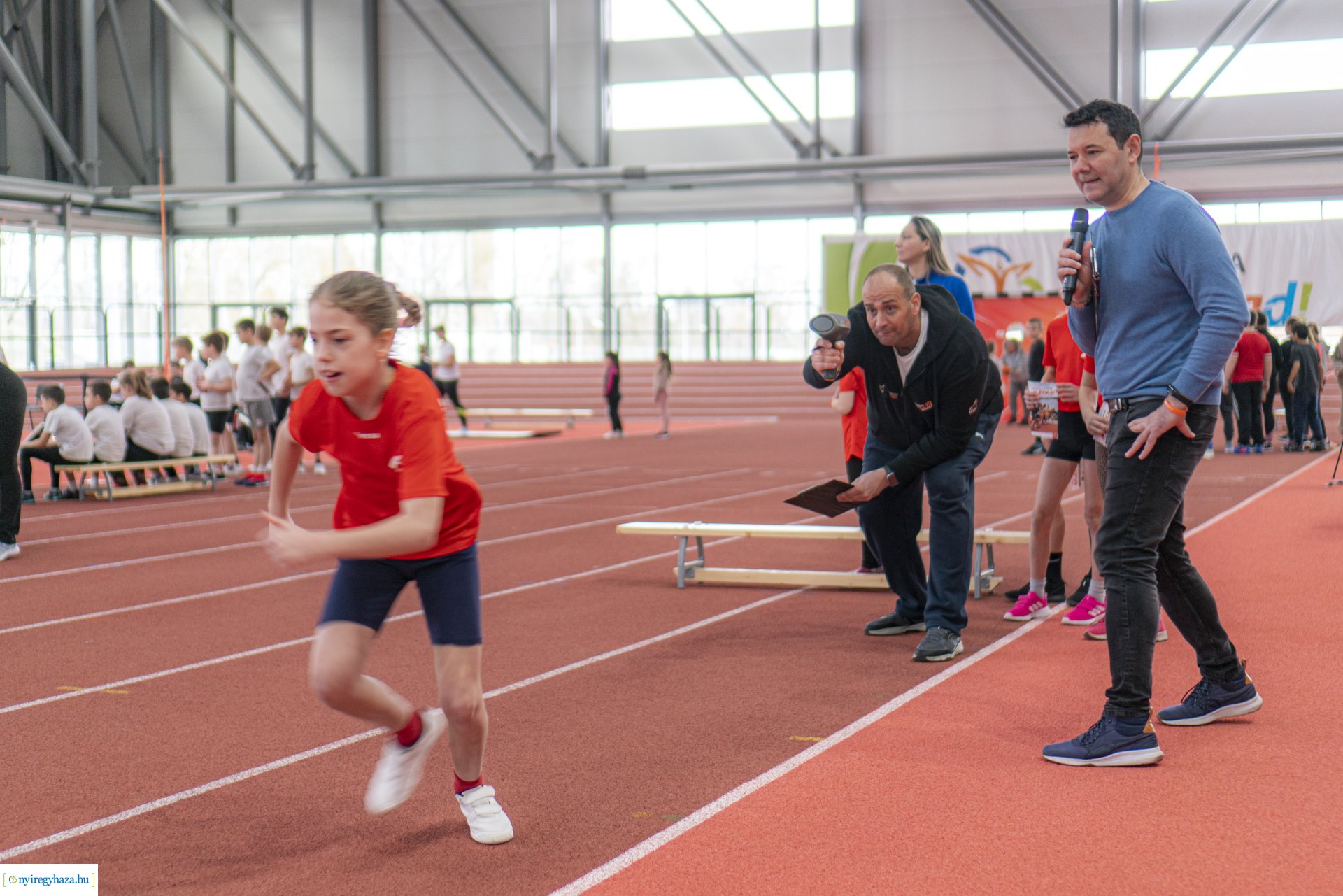 Sportágnépszerűsítő rendezvény a Nyíregyházi Atlétikai Centrumban