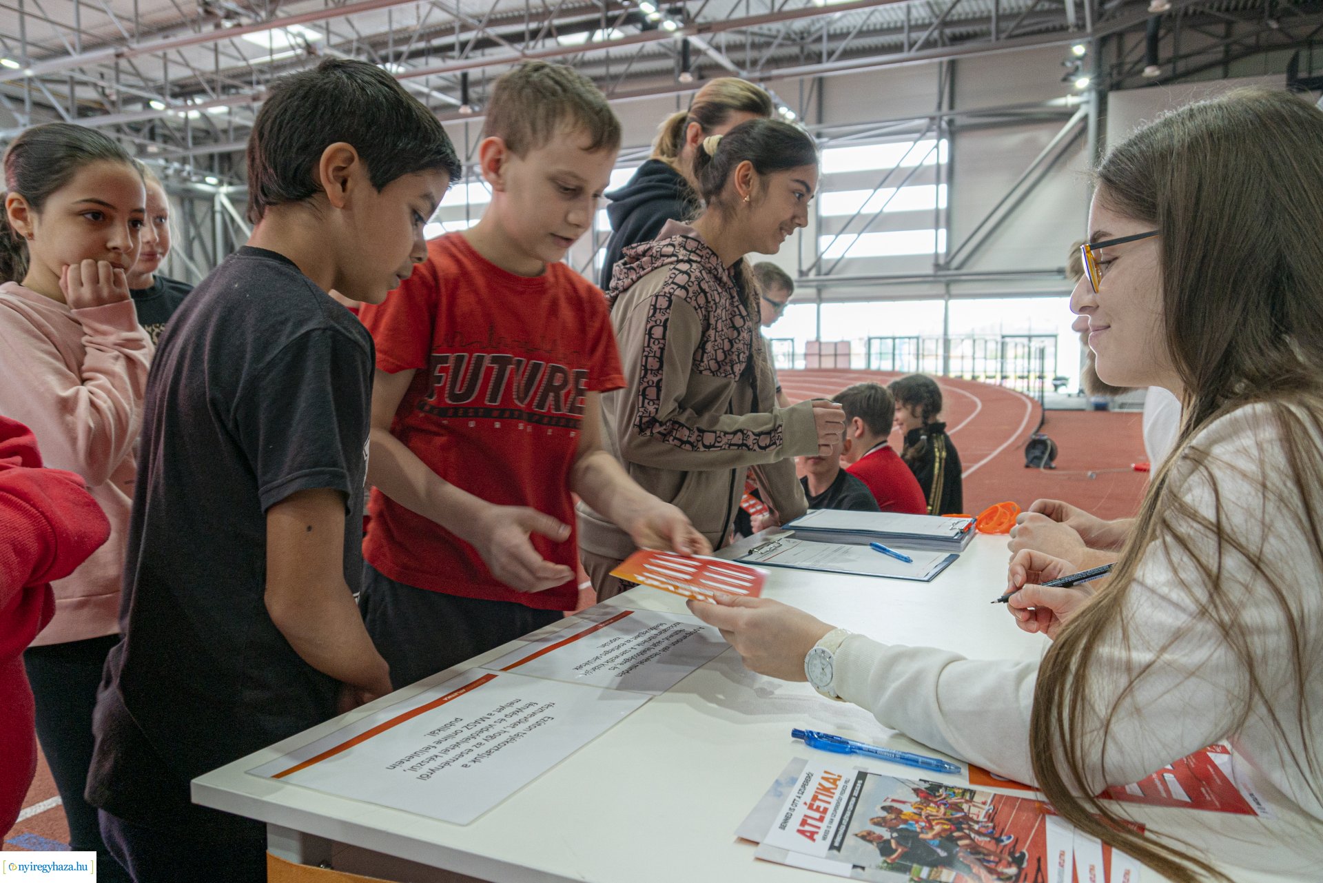 Sportágnépszerűsítő rendezvény a Nyíregyházi Atlétikai Centrumban