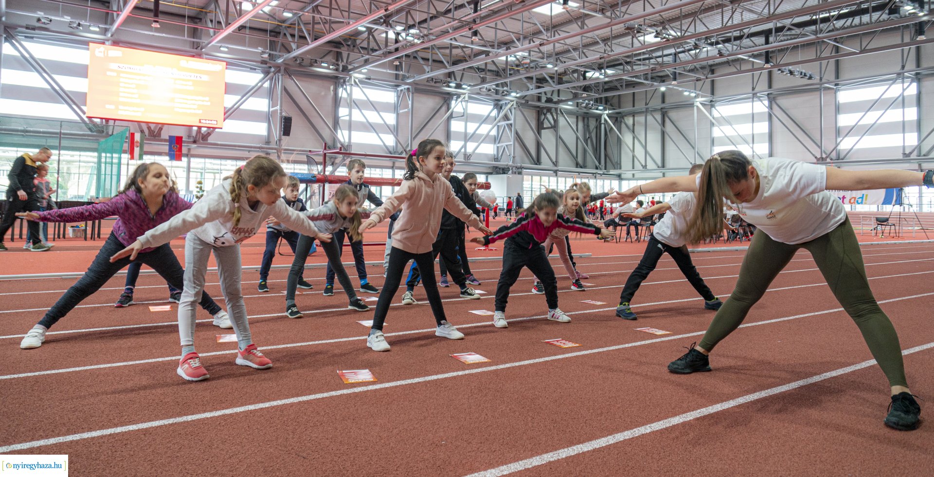 Sportágnépszerűsítő rendezvény a Nyíregyházi Atlétikai Centrumban