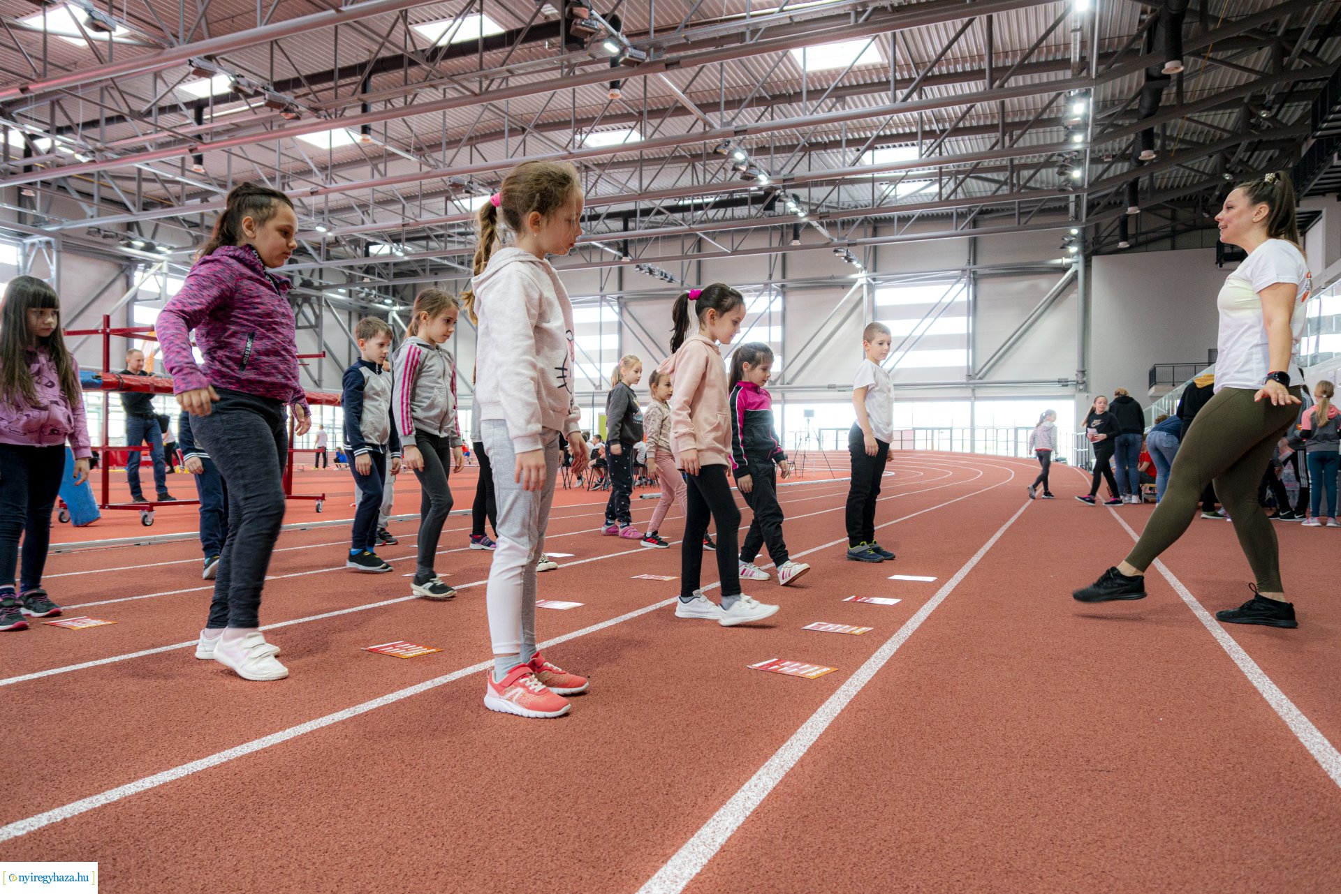 Sportágnépszerűsítő rendezvény a Nyíregyházi Atlétikai Centrumban