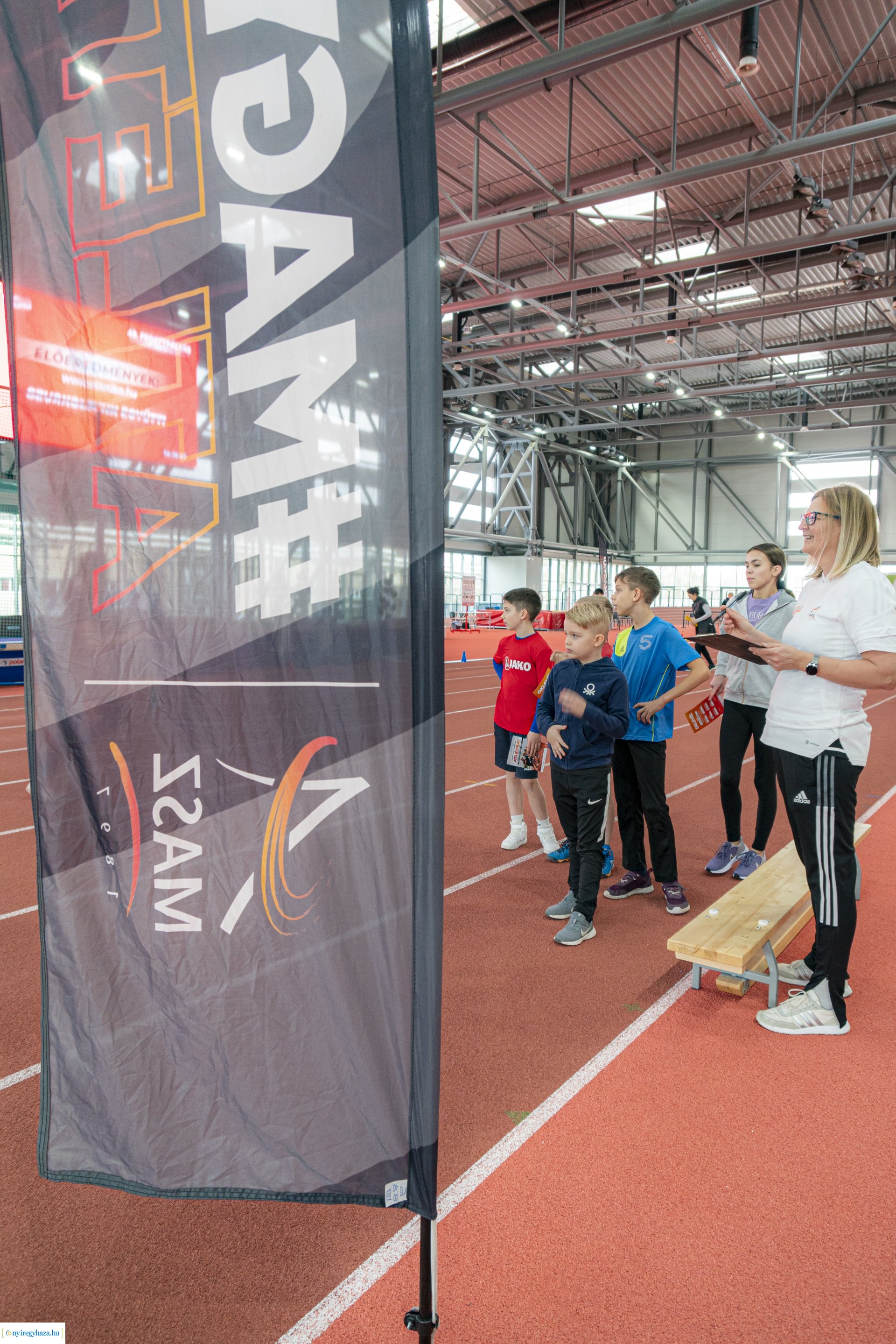 Sportágnépszerűsítő rendezvény a Nyíregyházi Atlétikai Centrumban