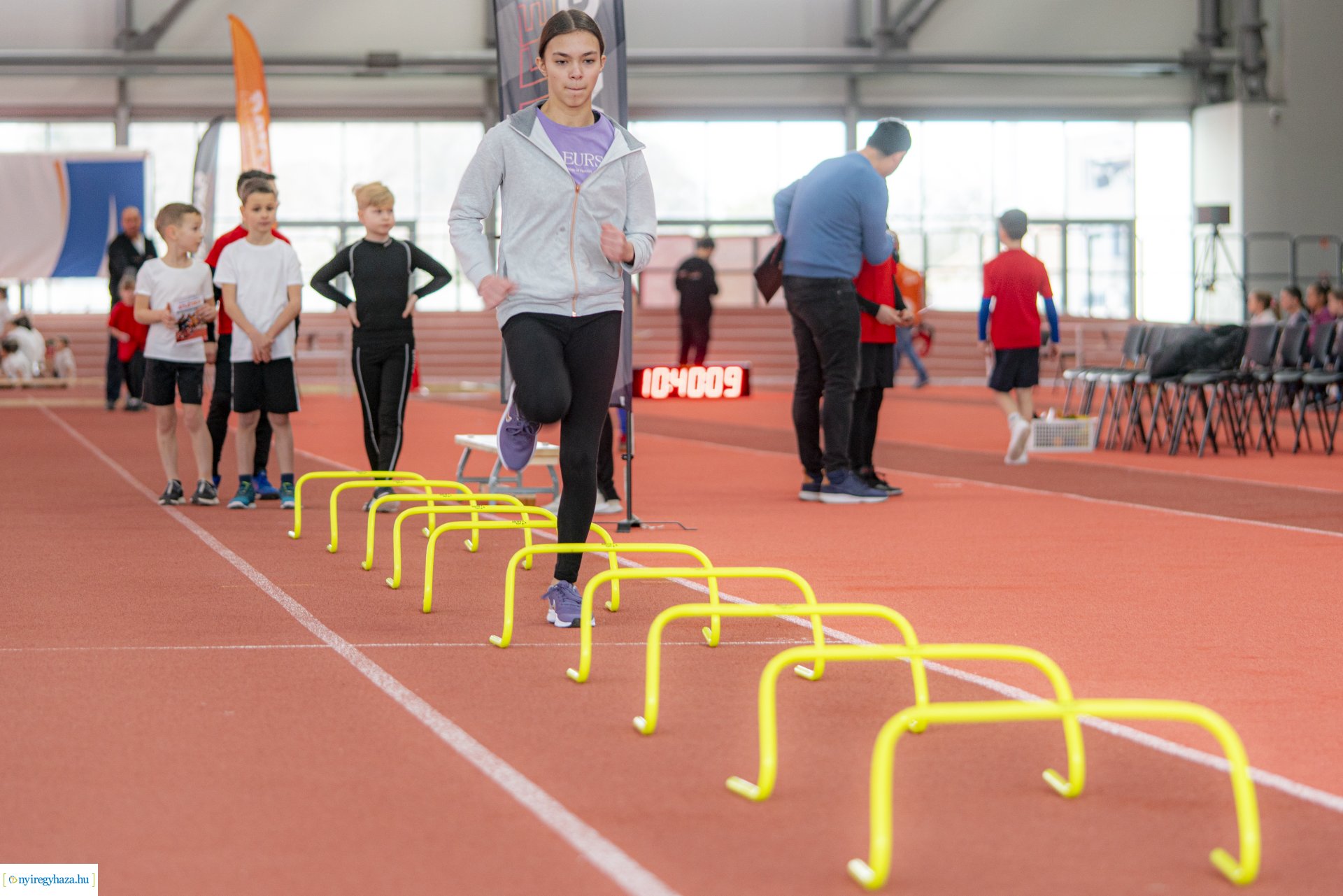 Sportágnépszerűsítő rendezvény a Nyíregyházi Atlétikai Centrumban