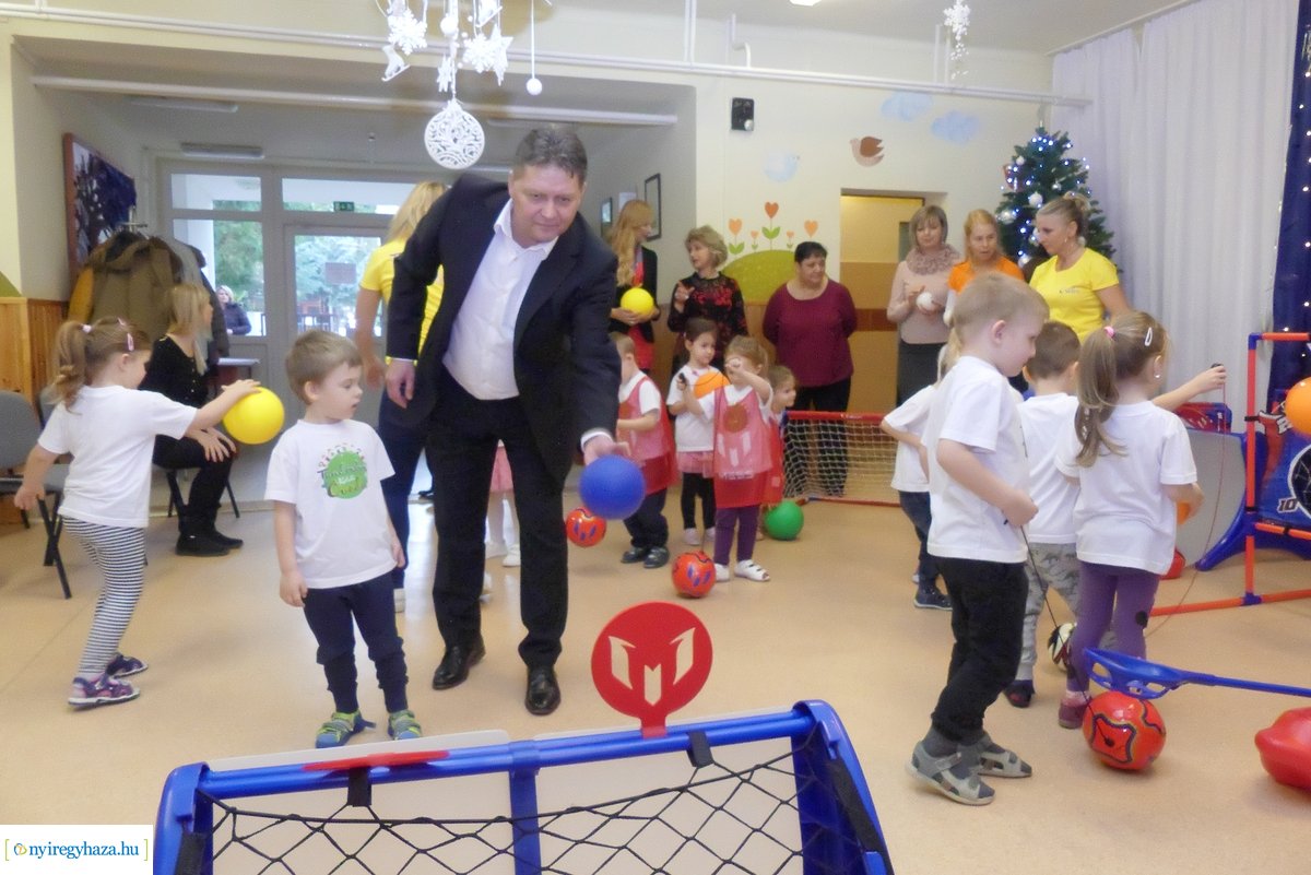 Sporteszköz adomány a Tündérkert óvodának