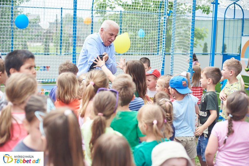 Sportszer ajándék a Csicsergő óvodának