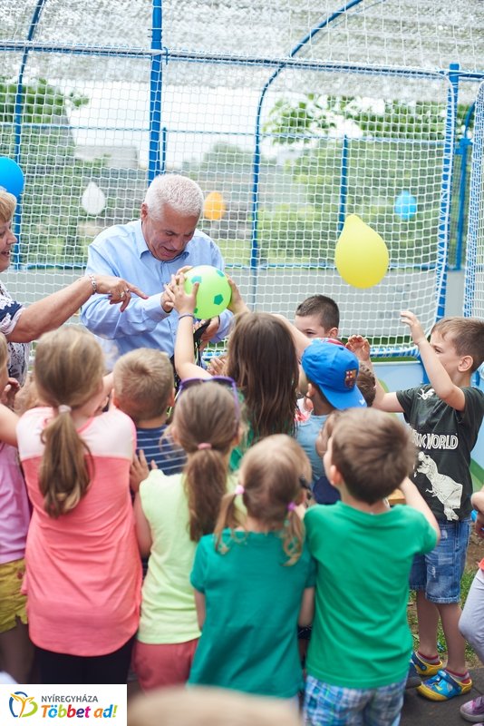Sportszer ajándék a Csicsergő óvodának
