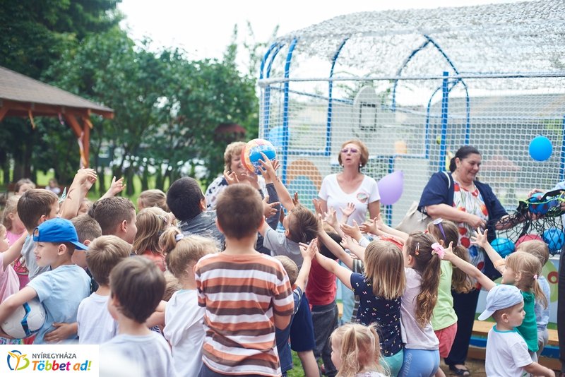 Sportszer ajándék a Csicsergő óvodának