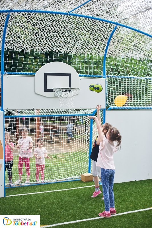 Sportszer ajándék a Csicsergő óvodának