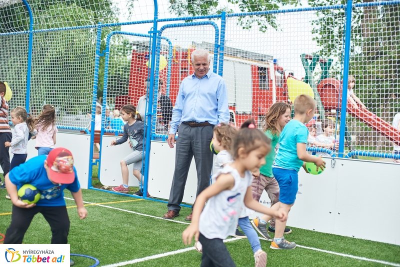 Sportszer ajándék a Csicsergő óvodának