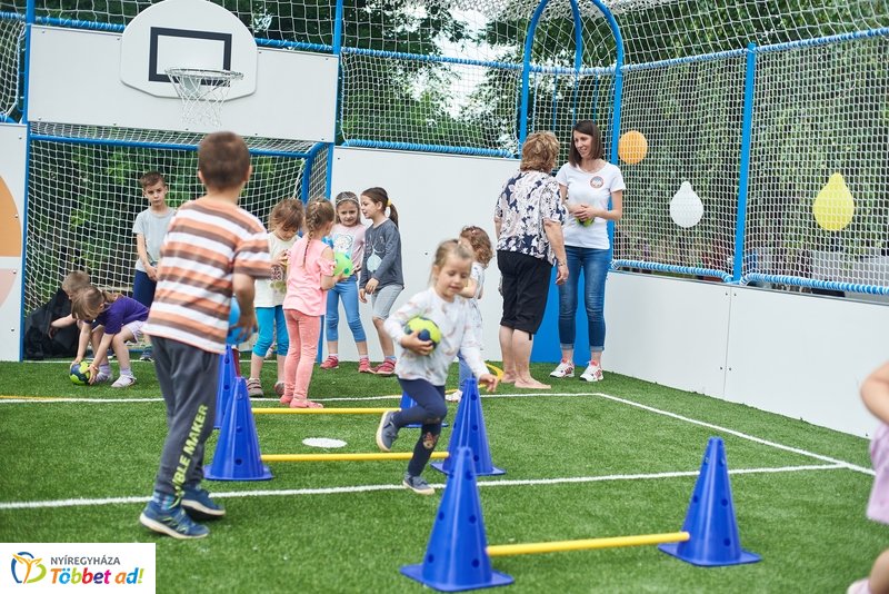 Sportszer ajándék a Csicsergő óvodának