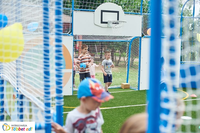 Sportszer ajándék a Csicsergő óvodának