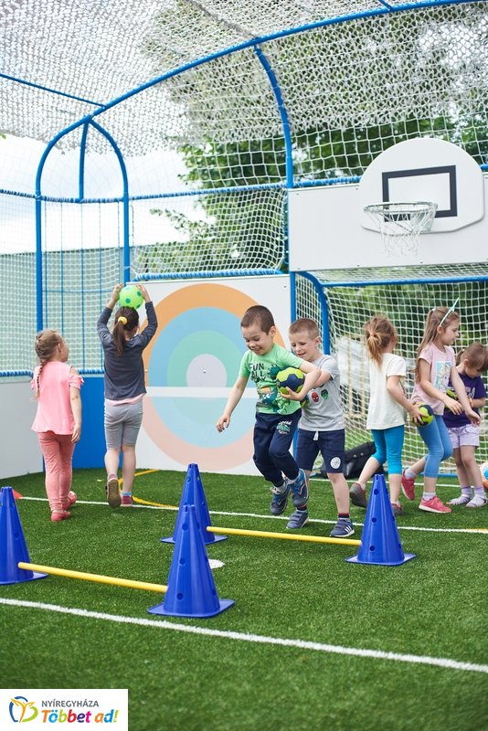 Sportszer ajándék a Csicsergő óvodának