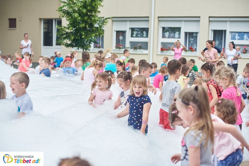 Sportszer ajándék a Csicsergő óvodának