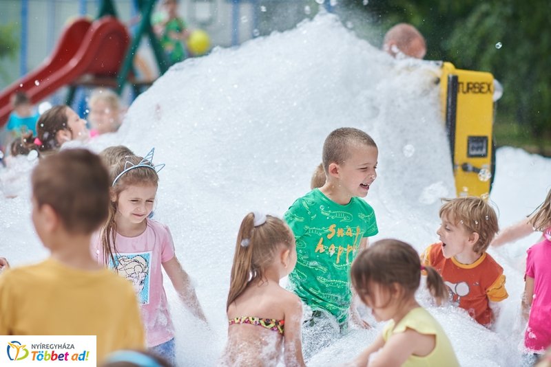 Sportszer ajándék a Csicsergő óvodának
