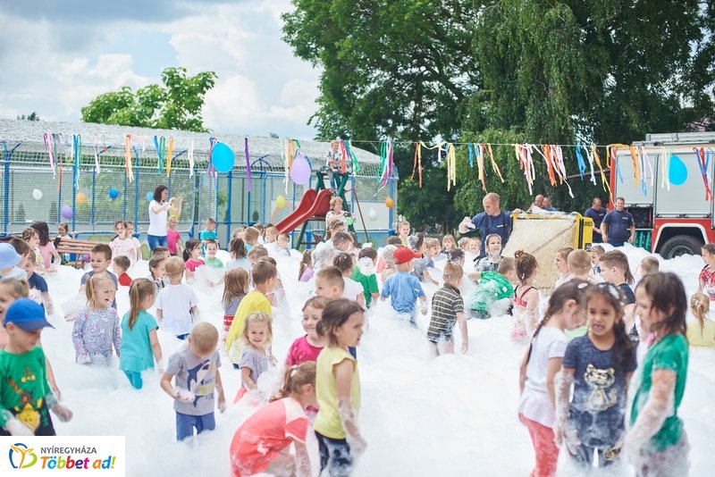 Sportszer ajándék a Csicsergő óvodának