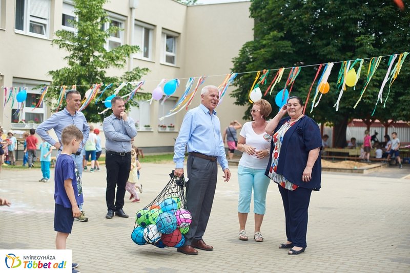 Sportszer ajándék a Csicsergő óvodának