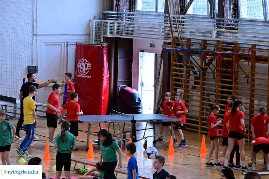 Sportvetélkedő a Bem iskolában 20240312