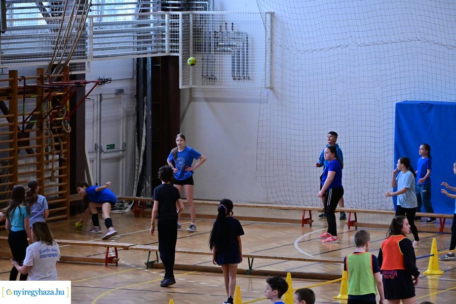 Sportvetélkedő a Bem iskolában 20240312