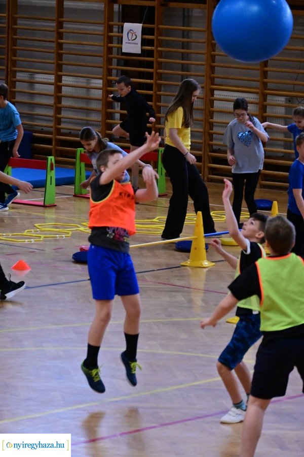 Sportvetélkedő a Bem iskolában 20240312