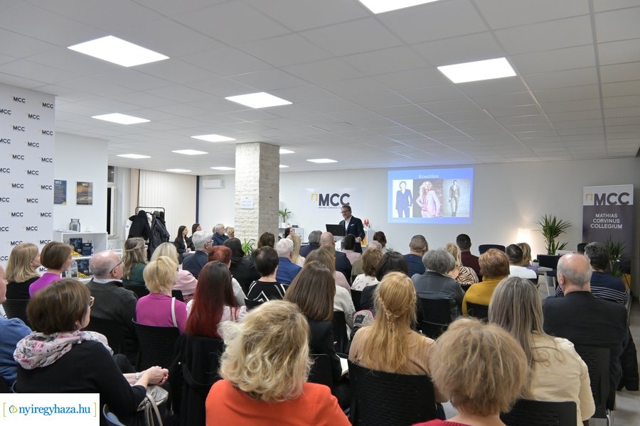 Stílus és politika - dr. Schiffer Miklós előadása