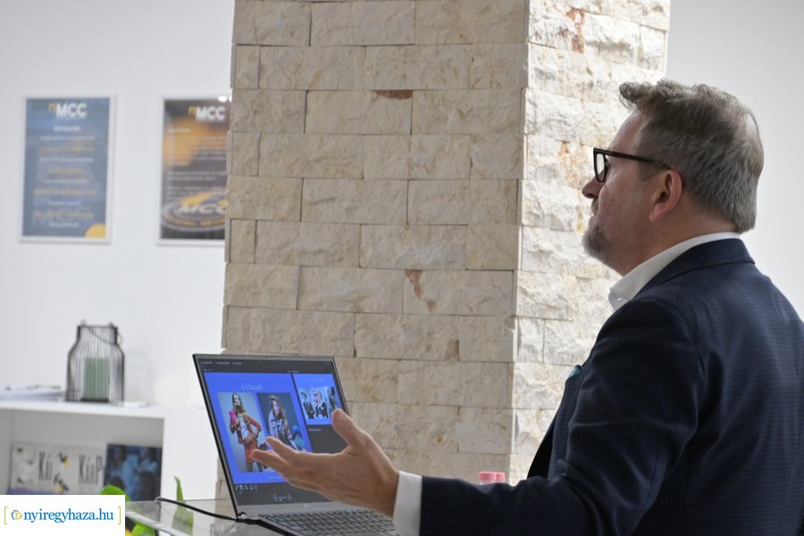 Stílus és politika - dr. Schiffer Miklós előadása